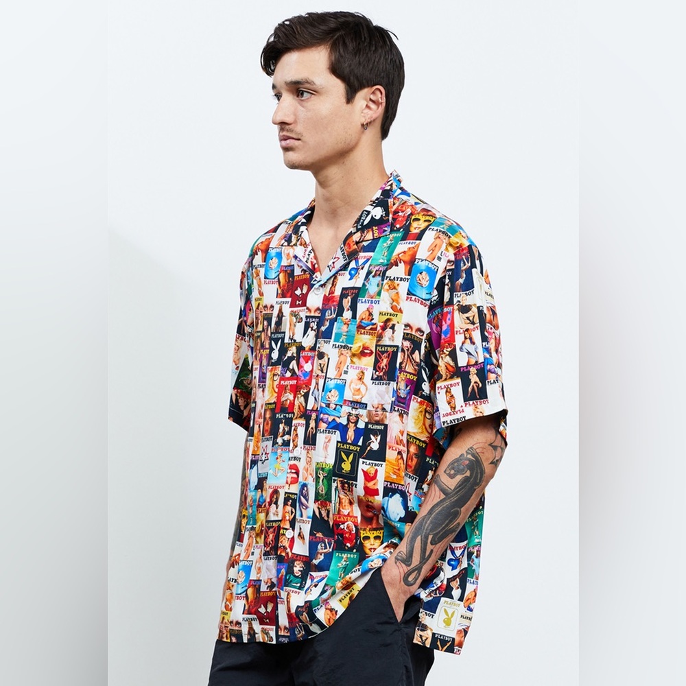 Playboy By PacSun Cover Collage Camp Shirt short sleeve button down men’s large